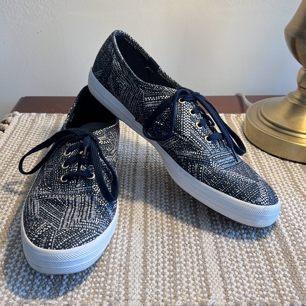 Keds Women’s Canvas Sneakers Size 9S - Picture 4 of 6
